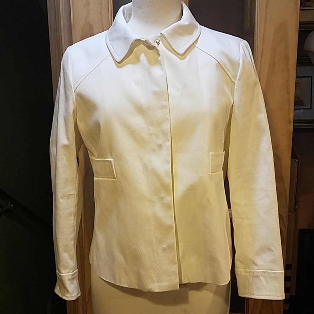 White jacket - Picture 1 of 4